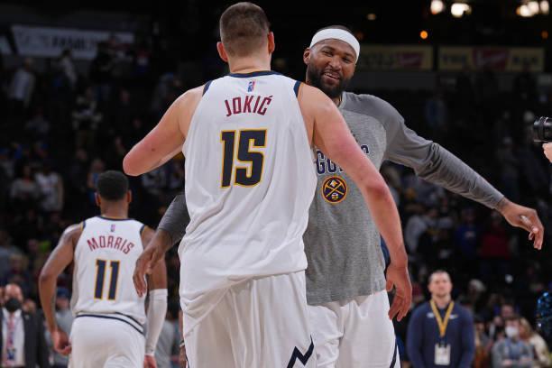 他经常走出 他经常走出