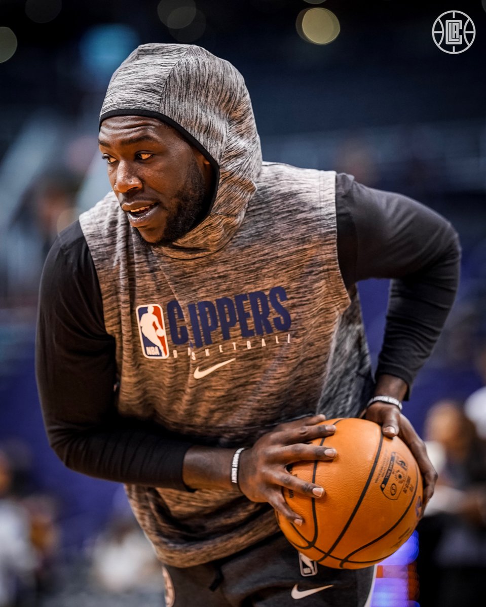 压的中后卫 压的中后卫